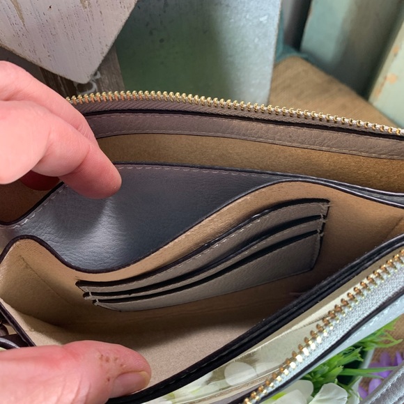 Smartphone Wristlet Crossbody wallet - Picture 9 of 16